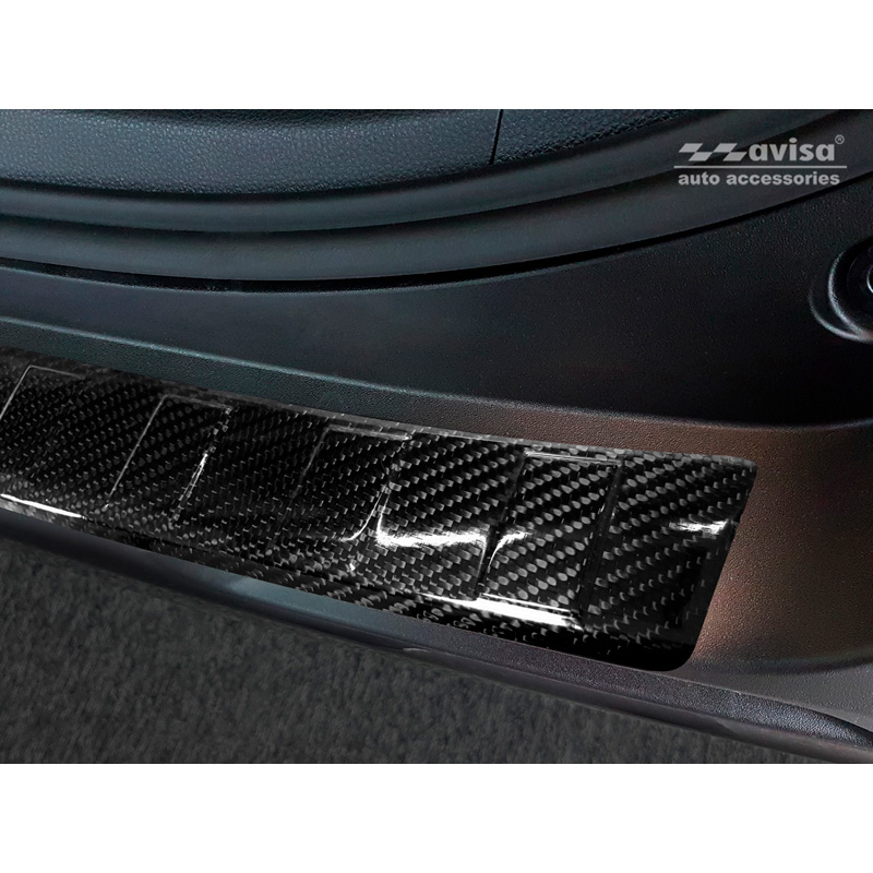 Protection de seuil arrière carboné 3D sur mesure pour Toyota RAV4 (5th Gen.) 2018- & Suzuki Across 2020- 'Ribs'