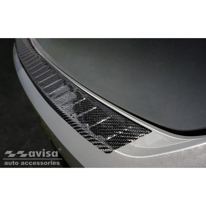 Protection de seuil arrière carboné 3D sur mesure pour Volkswagen Golf VIII HB 5-portes 2020-2024 & FL 2024- 'Ribs'
