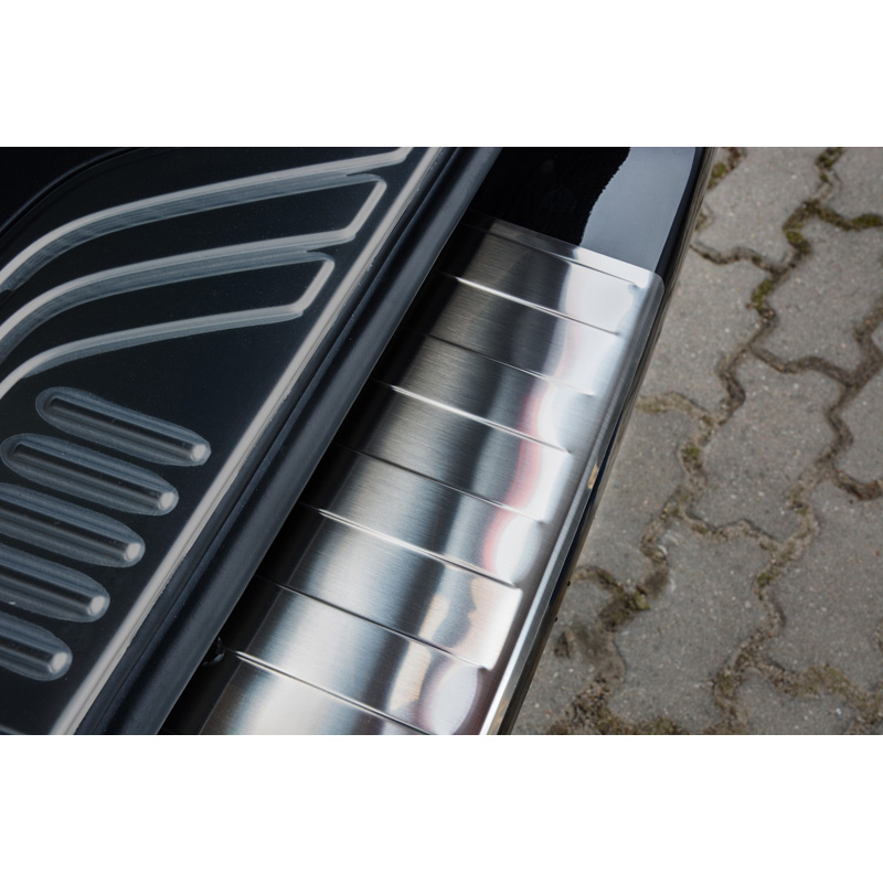Protection de seuil arrière inox sur mesure pour Mercedes Vito & Classe-V 2014-2019 & Facelift 2019- 'Ribs'