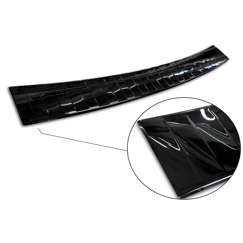 Protection de seuil arrière inox Noir-Chromé sur mesure pour Volvo V70 Facelift 2013-2016 'Ribs'