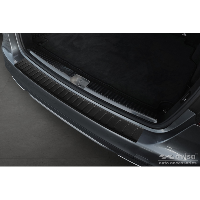 Protection de seuil arrière inox noir mat sur mesure pour Mercedes Classe-C W205 Kombi 2014-2021 'Ribs'