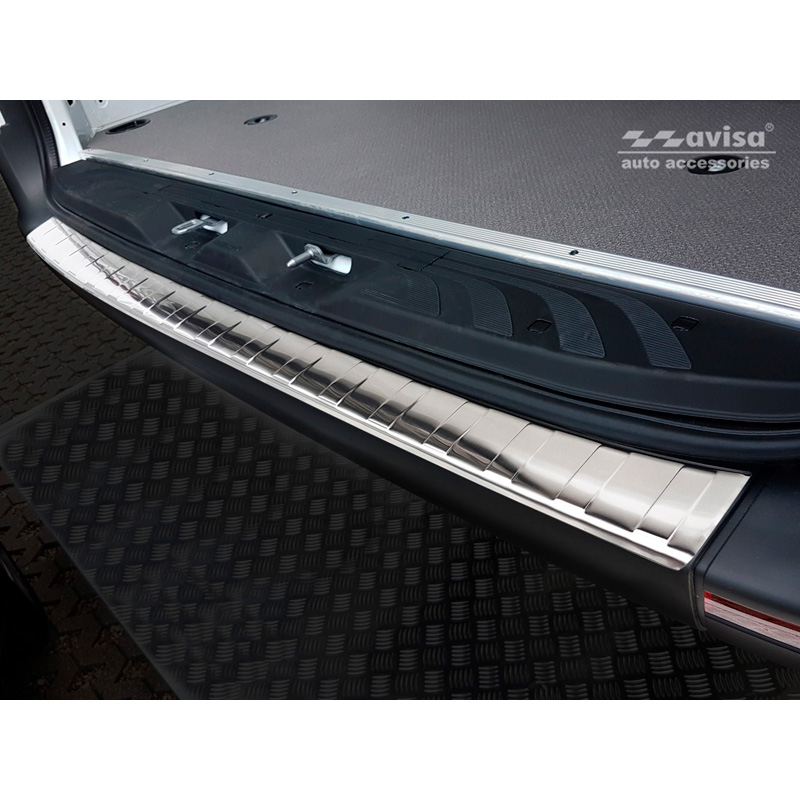 Protection de seuil arrière inox sur mesure pour Mercedes Sprinter III 2018- 'Ribs'