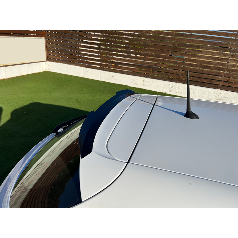 Becquet de toit (Spoiler Cap) sur mesure pour Alfa Romeo Giulietta 2010-2020 (ABS Noir Luisant)