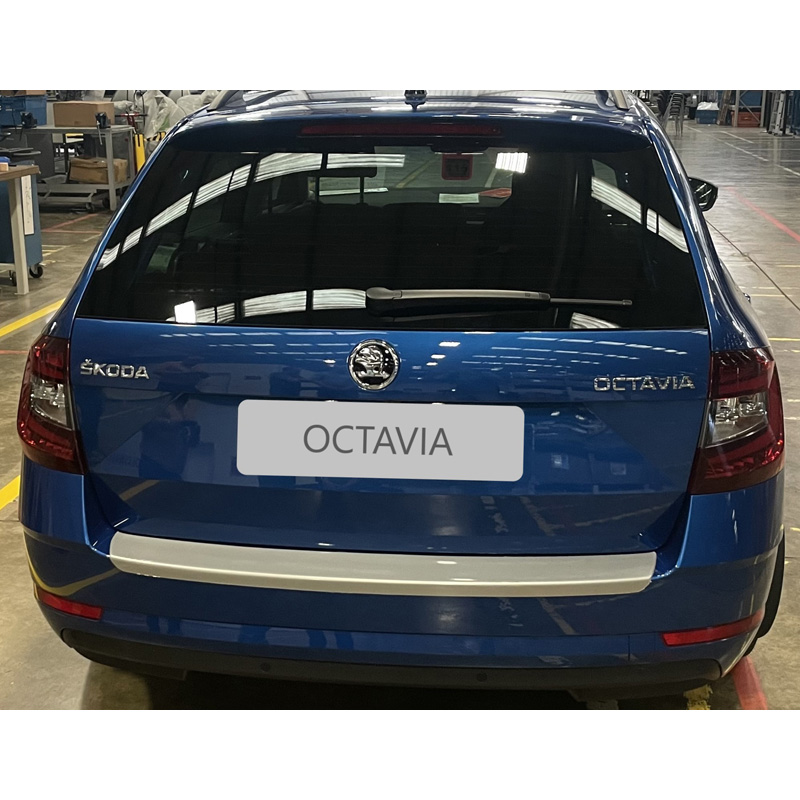 Protection de seuil arrière (ABS) sur mesure pour Skoda Octavia III FL Kombi 2017-2020 (excl. VRS) Argent