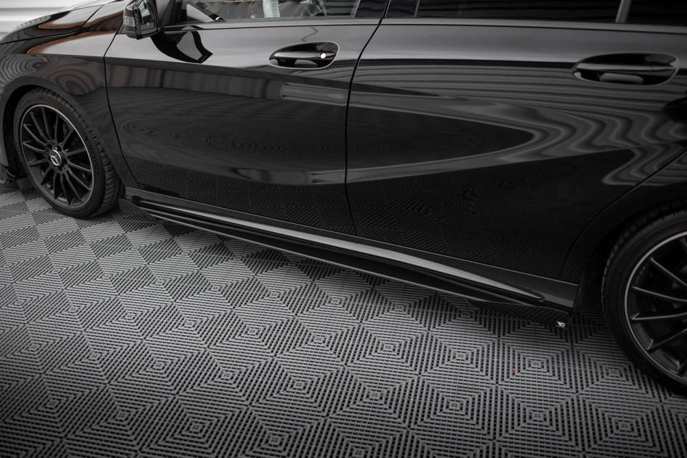 Zijskirts met Canards Street Pro Mercedes A Klasse AMG Line / A45 AMG W176 Maxton
