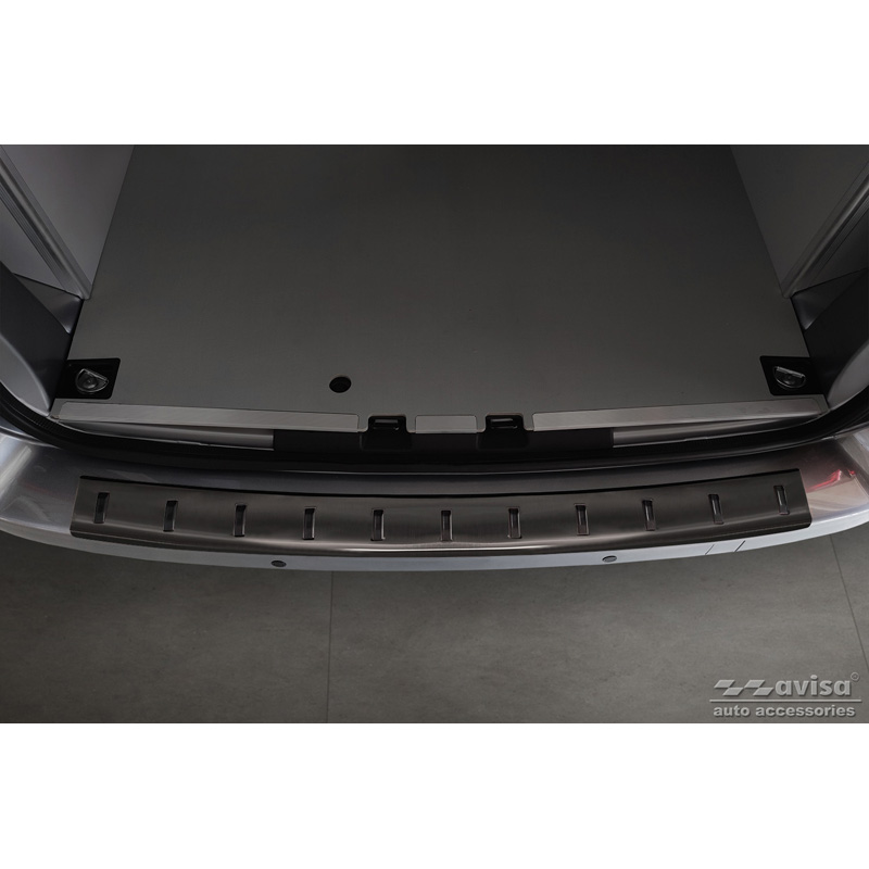 Protection de seuil arrière inox noir sur mesure pour Citroën Space Tourer & Jumpy 2016- / Peugeot Traveller & Expert 2016- / Toyota Proace Verso 2016- / Opel Vivaro & Zafira Life 2019- 'STRONG EDITION'