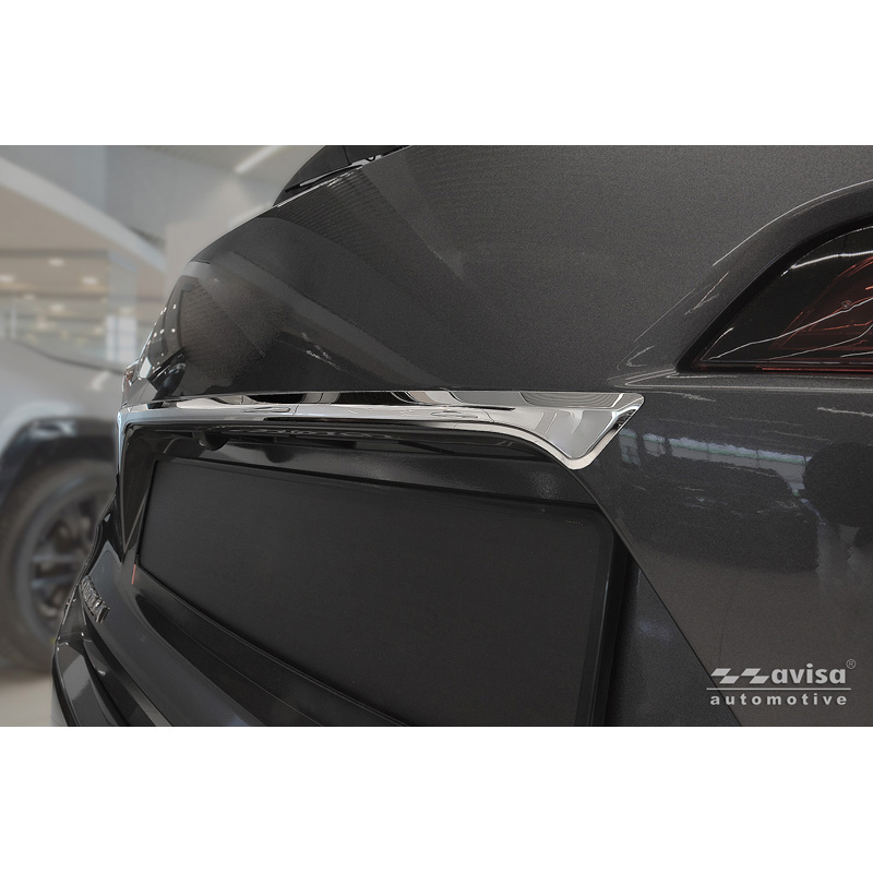 Avisa Revêtement d'habillage du hayon du coffre inox Chrome sur mesure pour Toyota Yaris Cross (MXP) 2020-