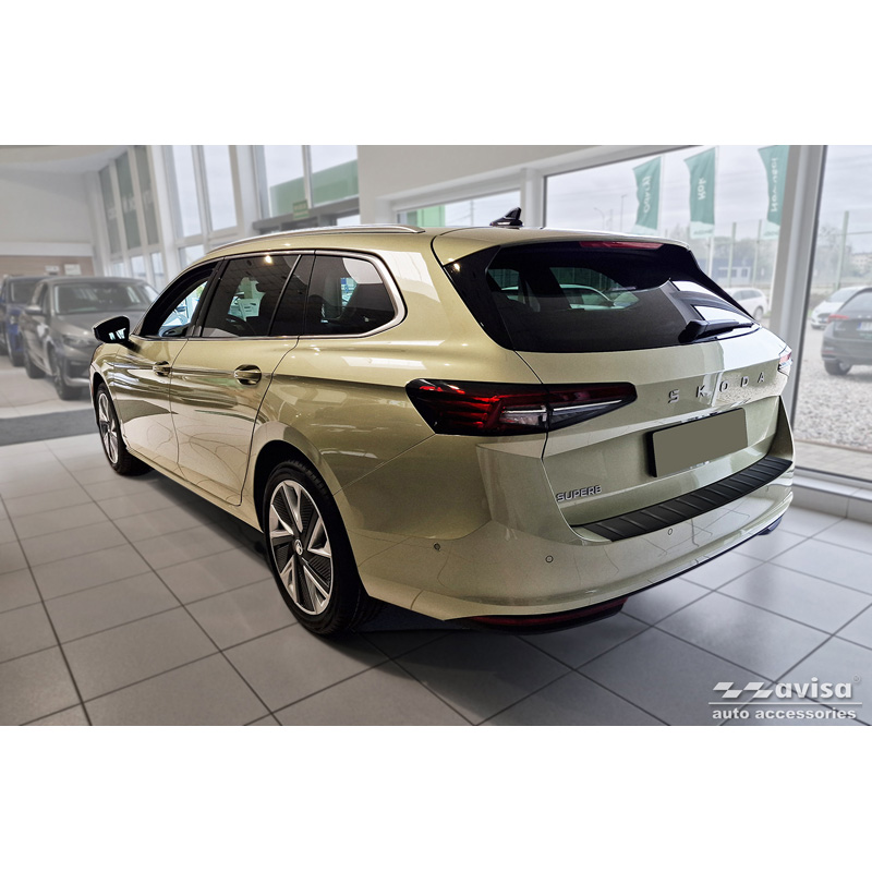 Protection de seuil arrière inox noir mat sur mesure pour Skoda Superb IV Combi 2023- 'Ribs'