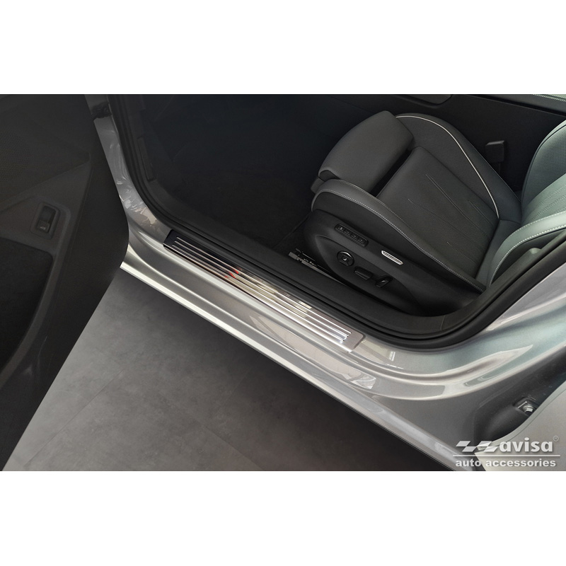 Seuils de portes inoxydable sur mesure pour Volkswagen Passat Variant (CJ5) incl. R-Line & Hybrid 2024- / Skoda Superb IV Combi 2024- 'Lines' - 4-pièces