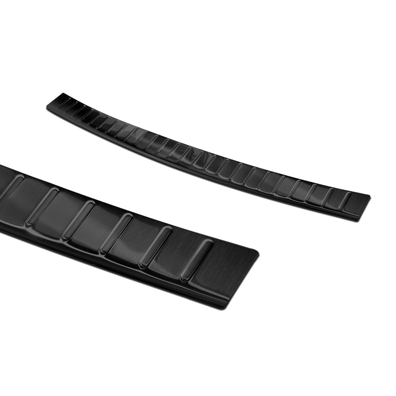Protection de seuil arrière inox noir sur mesure pour Volkswagen Touareg III (CR7) 2018- Incl. Facelift 'Ribs'