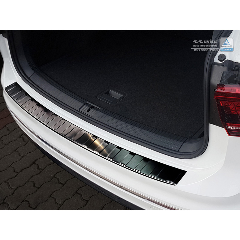 Protection de seuil arrière inox noir sur mesure pour Volkswagen Tiguan II incl. Allspace & R-Line 2016-2020 & FL 2020-2024 'Ribs'