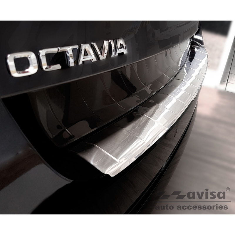 Protection de seuil arrière inox sur mesure pour Skoda Octavia IV Kombi 2020-2024 & FL 2024- (incl. RS, excl. Scout) 'Ribs'
