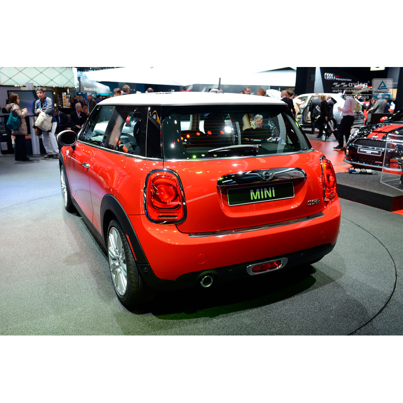 Protection de seuil arrière inox 'Deluxe' sur mesure pour Mini One/Cooper F56 3-portes 3/2014- Noir/Carboné noir-rouge
