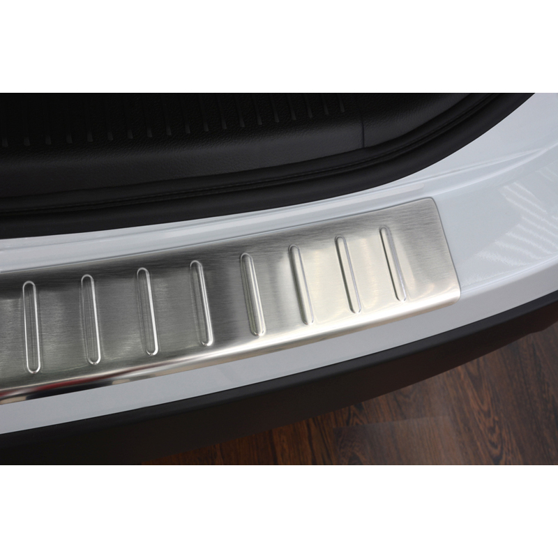 Protection de seuil arrière inox sur mesure pour Suzuki SX-4 S-Cross 2013-2021