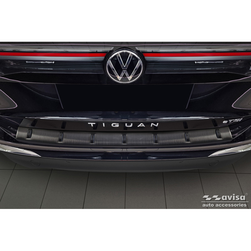 Protection de seuil arrière inox noir sur mesure pour Volkswagen Tiguan III (CT1) 2024- 'STRONG EDITION'