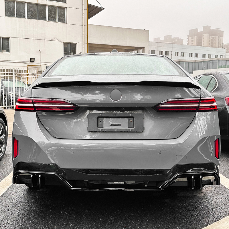 Spoiler arrière sur mesure pour BMW Série 5 G60 Sedan 2023- (ABS Noir Luisant)