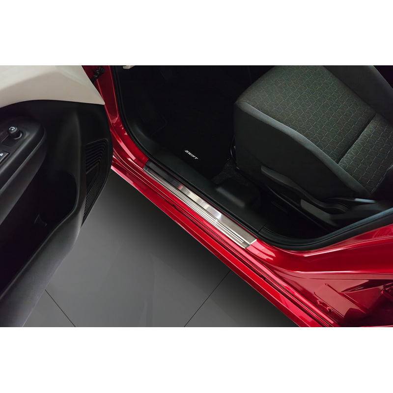 Avisa Seuils de portes inoxydable sur mesure pour Suzuki Swift VI 2024- 'Lines' - 4-pièces