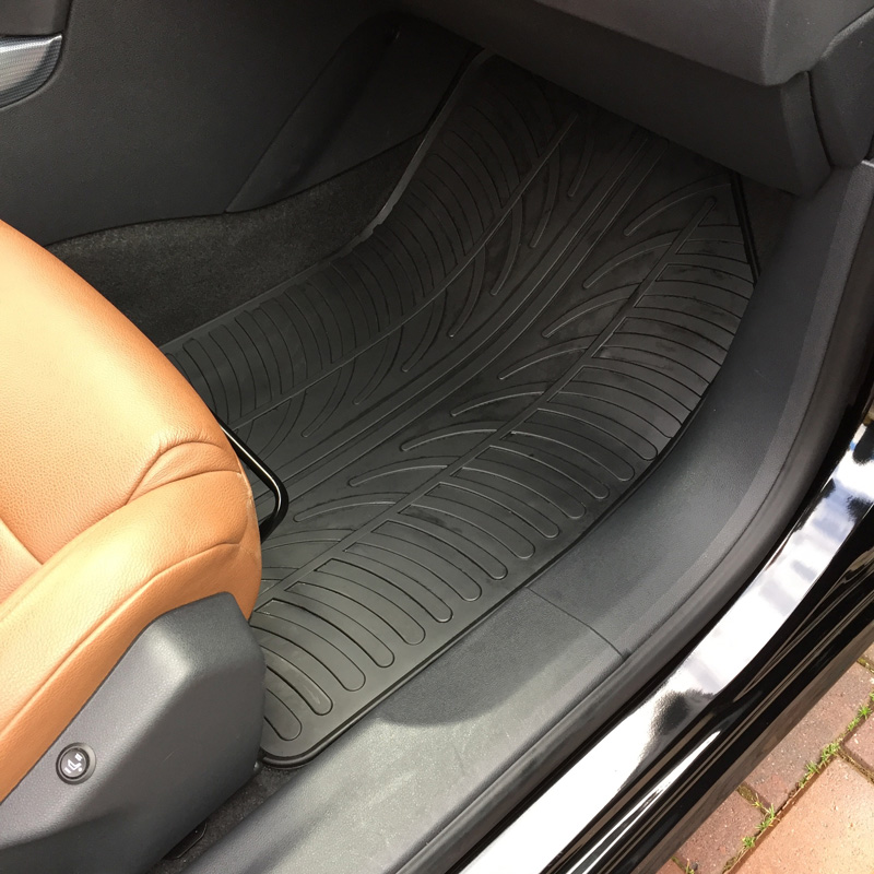 Set tapis de caoutchouc sur mesure pour Peugeot 508 2011-2018 (T profil 4-pièces + clips de montage)
