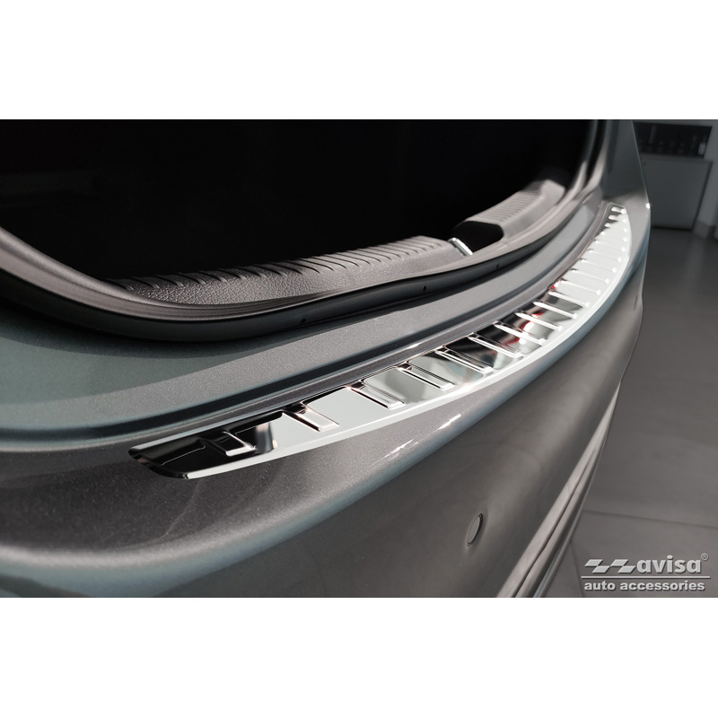 Protection de seuil arrière inox Chrome sur mesure pour Mercedes Classe-C Sedan (W206) 2021- 'Ribs'