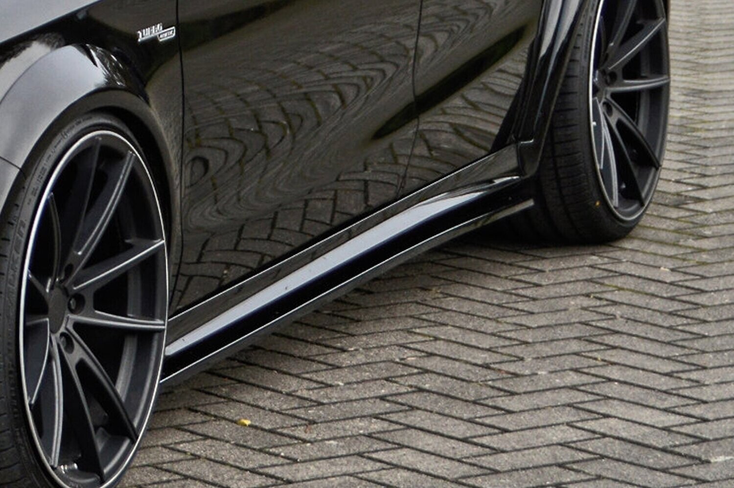 Zijskirts Mercedes met AMG Line pakket + CLA45 AMG , C176, 245G