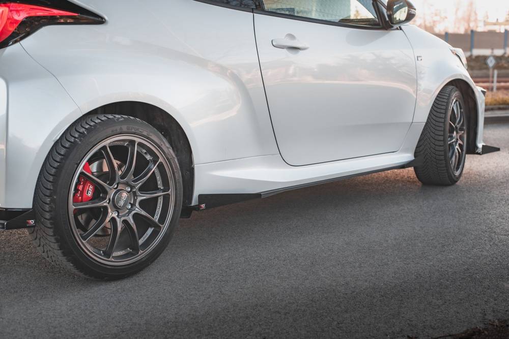 Street Pro Zijskirts met Canards Toyota GR Yaris MK4 Maxton