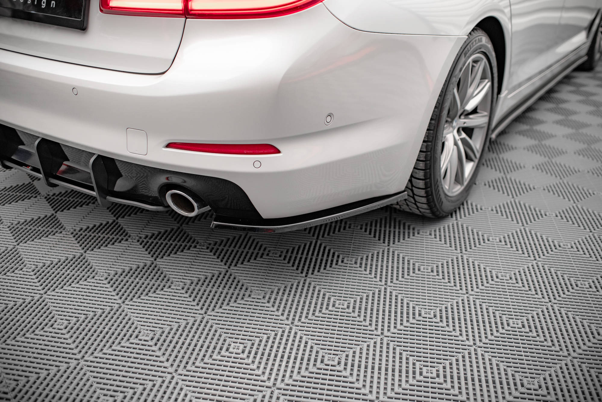 Zij-Diffuser BMW 5-Serie G30 Maxton Glans Zwart