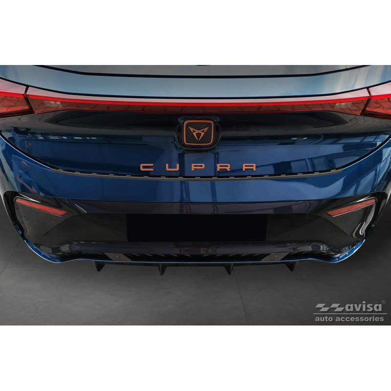 Protection de seuil arrière inox noir sur mesure pour Cupra Born 2021- 'Ribs'