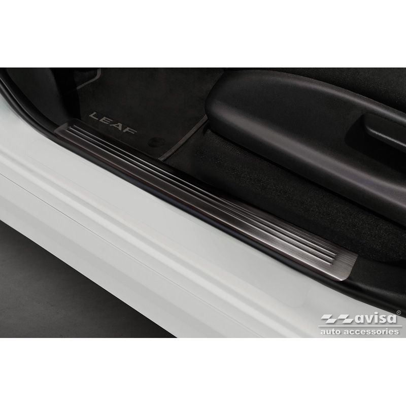 Seuils de portes inox noir sur mesure pour Nissan Leaf II 2017- - 'Lines' - 4-pièces
