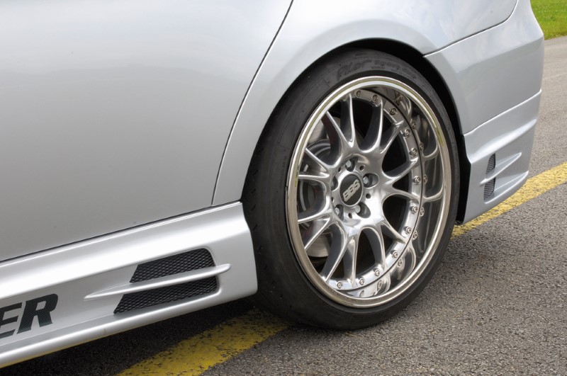 Zijskirts BMW E60 met 2 schacht en 2 uitsnedes Rieger