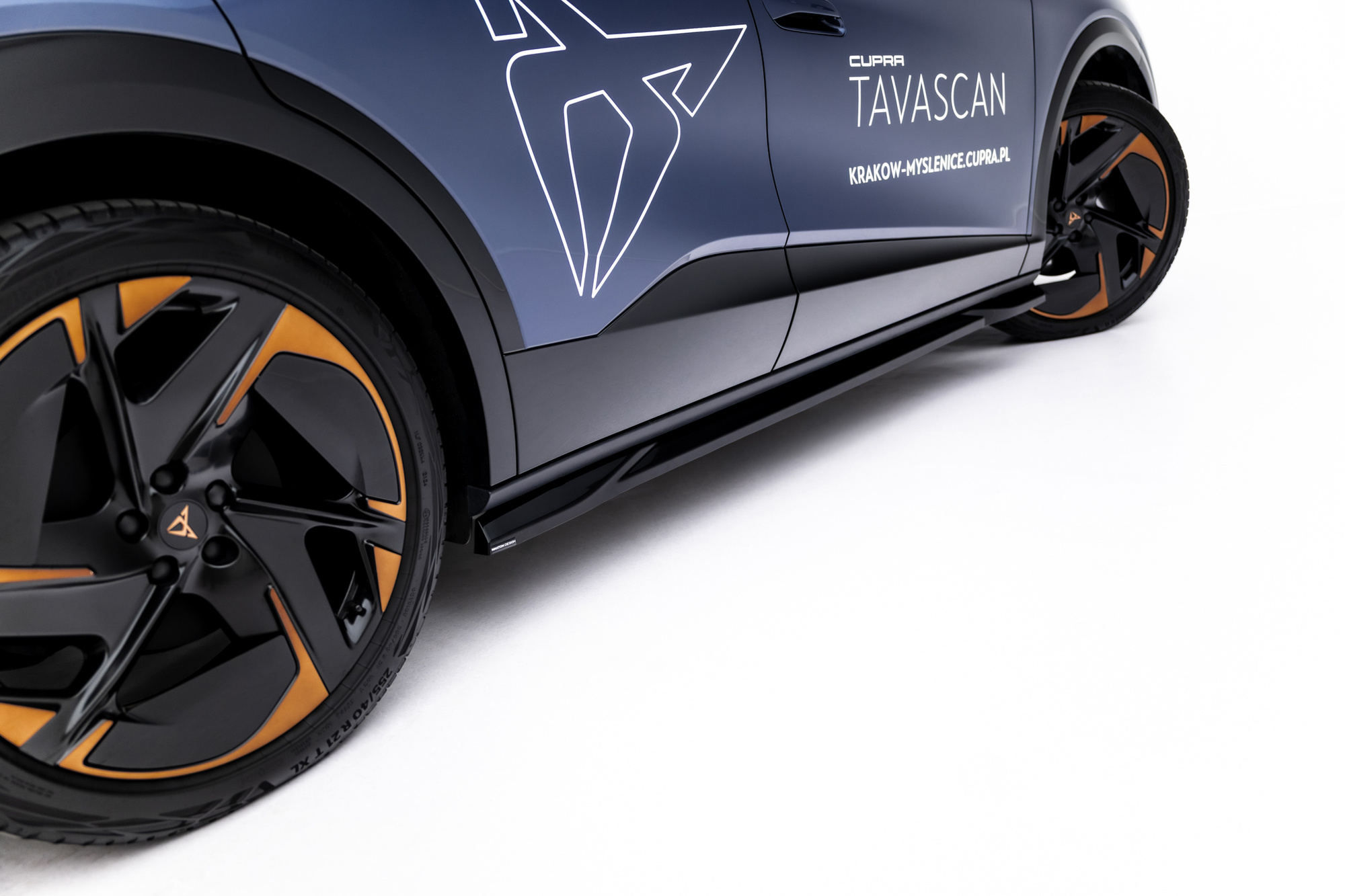Zijskirts Cupra Tavascan Mk1