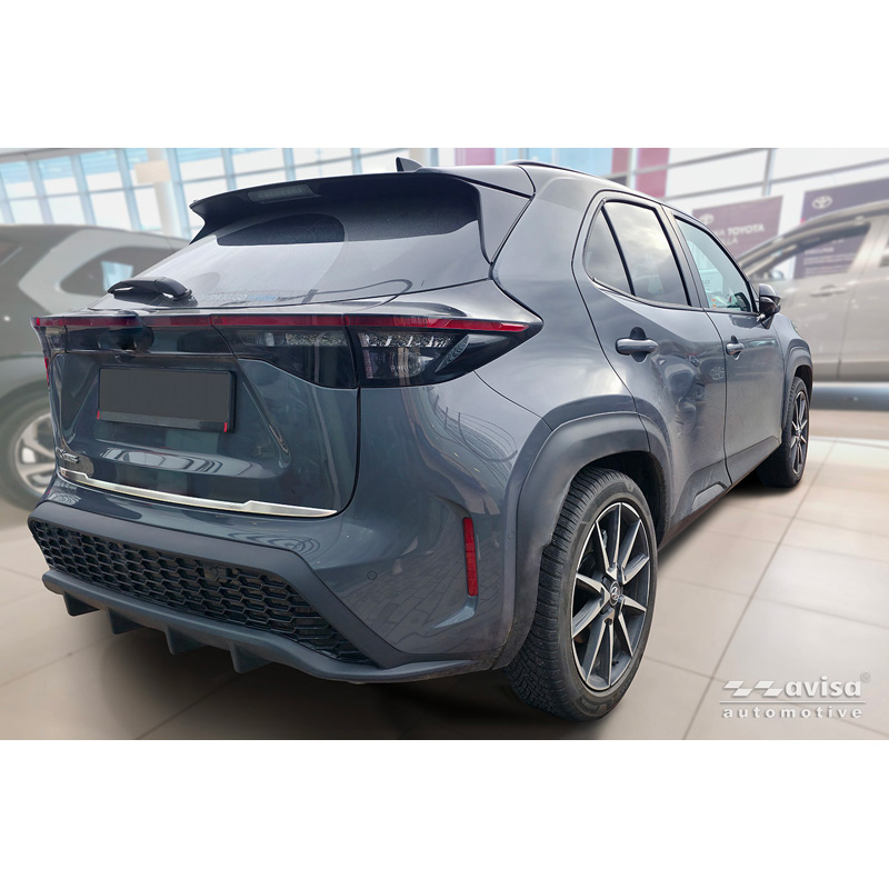 Avisa Revêtement d'habillage du hayon du coffre inox brossé sur mesure pour Toyota Yaris Cross (MXP) 2020-
