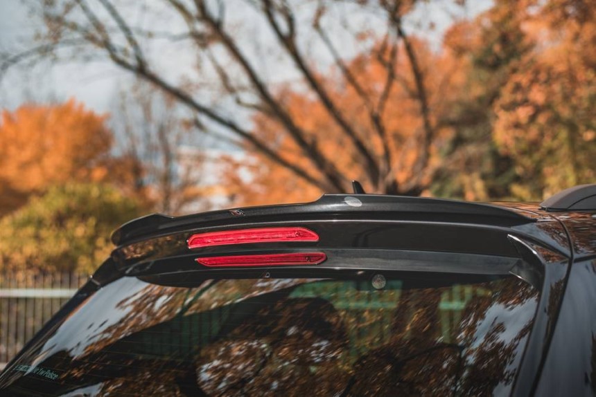 Spoiler cap Skoda Karoq sportline Maxton Design glans zwart