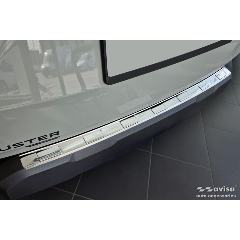Protection de seuil arrière inox sur mesure pour Dacia Duster III 2024- 'Ribs'