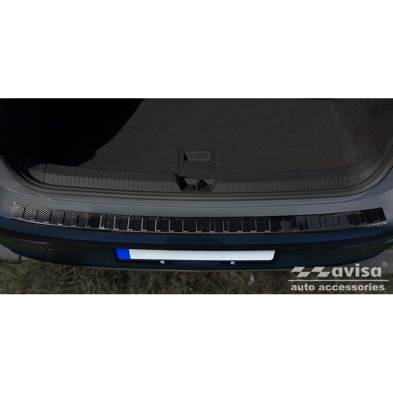 Protection de seuil arrière carboné 3D sur mesure pour Volkswagen Golf VIII HB 5-portes 2020-2024 & FL 2024- 'Ribs'