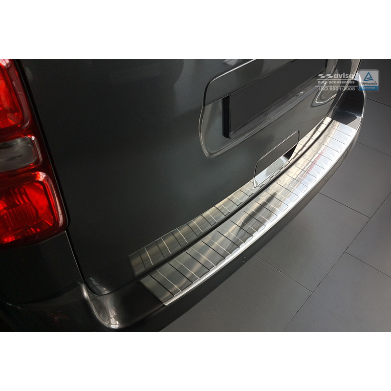 Protection de seuil arrière inox sur mesure pour Citroën Spacetourer / Peugeot Traveller / Peugeot Expert / Toyota Proace Verso 2016- / Opel Vivaro 2019- 'Ribs' (pour pare-chocs avec peinture)