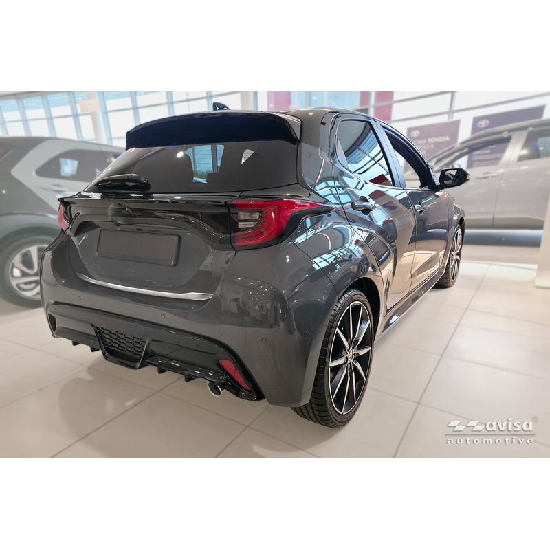 Avisa Revêtement d'habillage du hayon du coffre inox brossé sur mesure pour Toyota Yaris (P21) 2020-2024 & Facelift 2024-