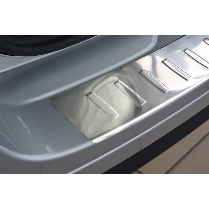 Protection de seuil arrière inox sur mesure pour Dacia Logan MCV 2013- 'Ribs'