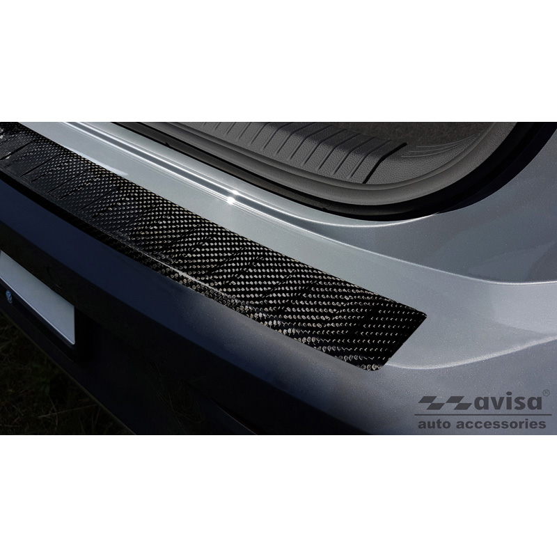 Protection de seuil arrière carboné 3D sur mesure pour Volkswagen Golf VIII HB 5-portes 2020-2024 & FL 2024- 'Ribs'