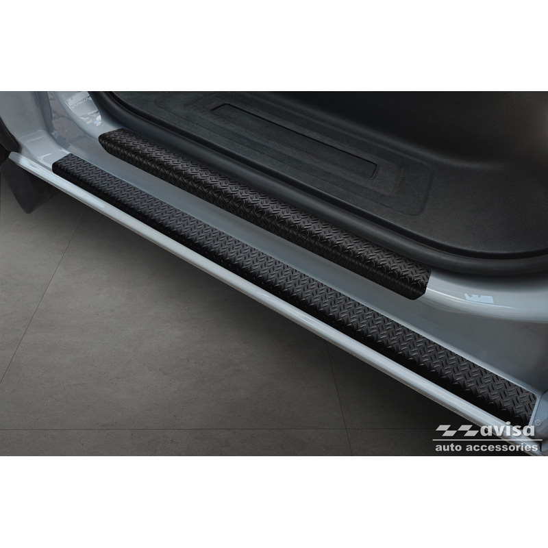 Seuils de portes aluminium inférieures 'Riffled Plate' sur mesure pour Ford Transit Custom (V710) & Tourneo Custom (V710) 2023- - 2-pièces - Noir