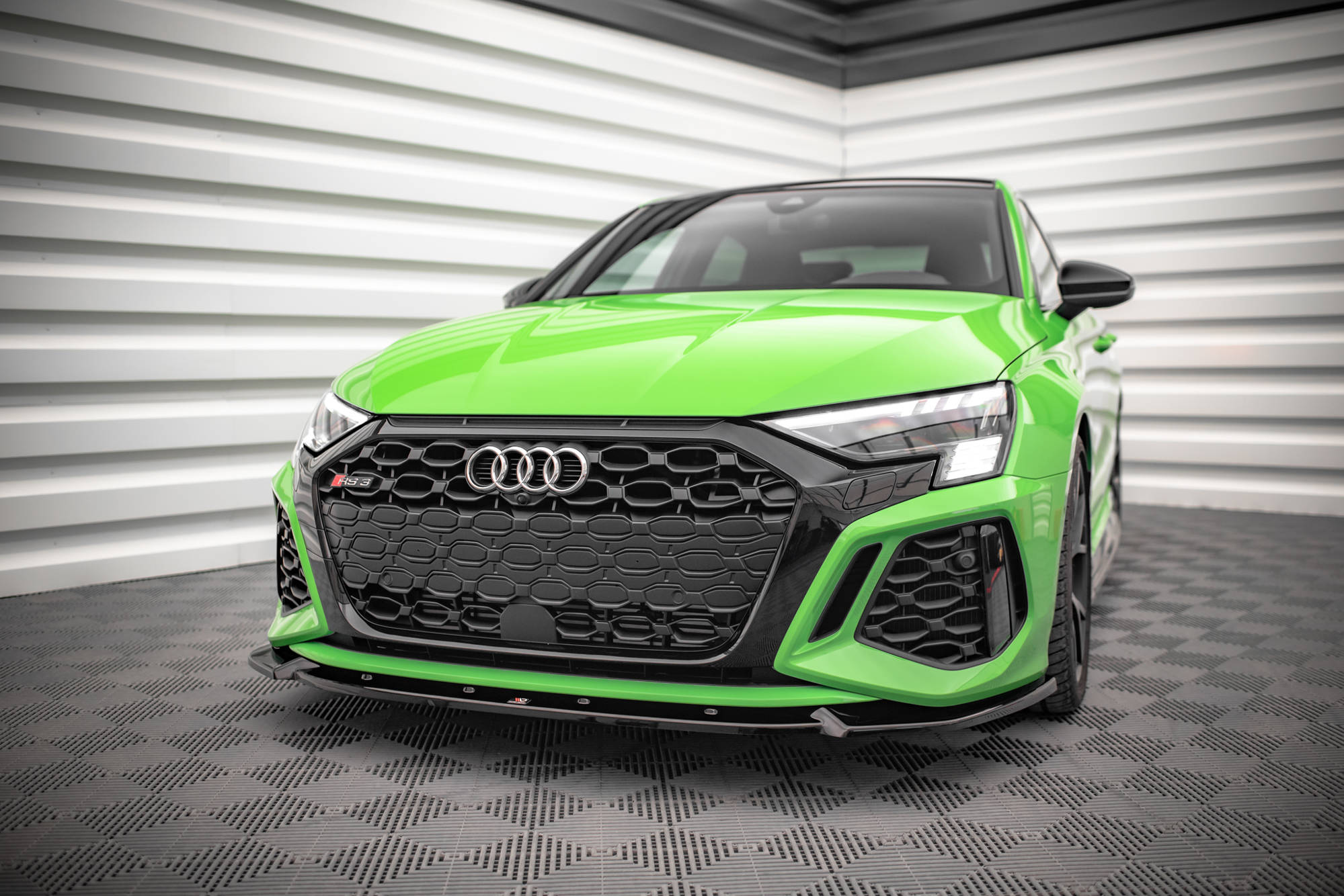 Bodykit passend voor Audi RS3 Sedan 8Y Maxton Glanzend zwart