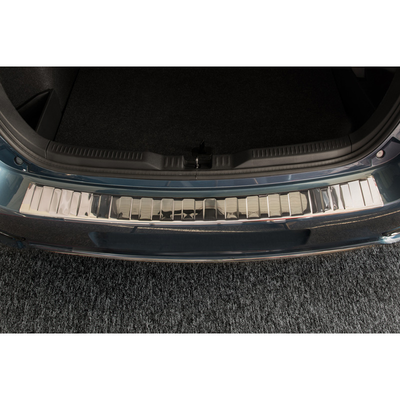 Protection de seuil arrière inox sur mesure pour Toyota Auris Touring Sports 2015-2019 'Ribs'