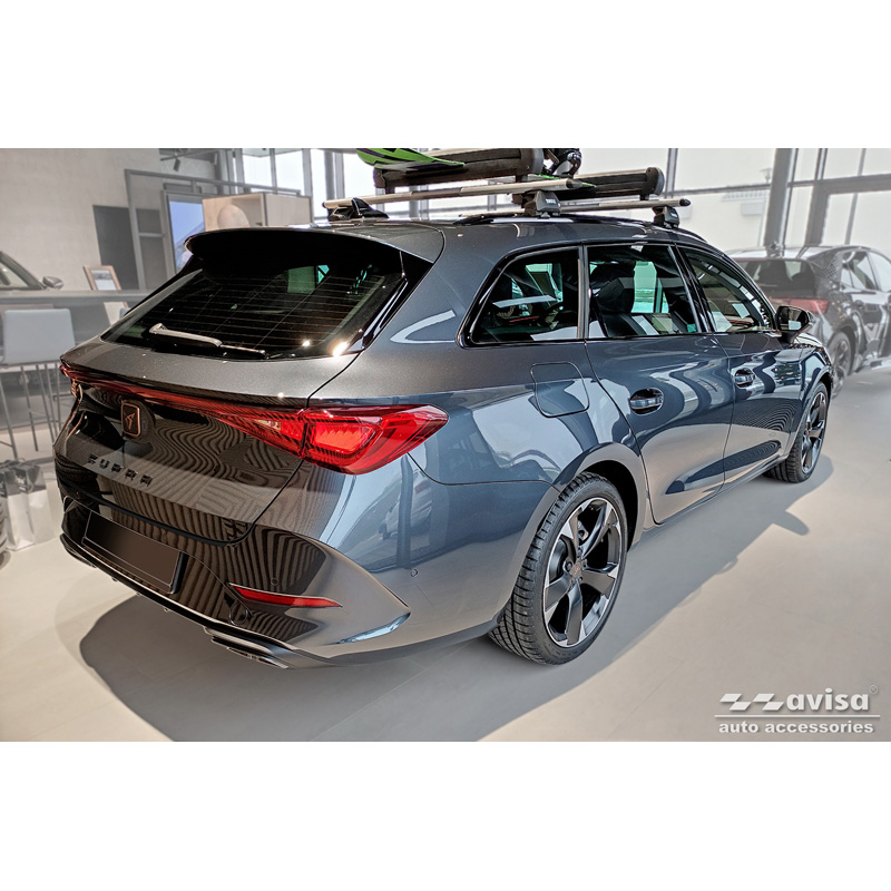 Protection de seuil arrière inox noir mat sur mesure pour Seat Leon Sportstourer incl. FR / Cupra Leon Sportstourer 2020-2024 & Facelift 2024- 'Ribs'