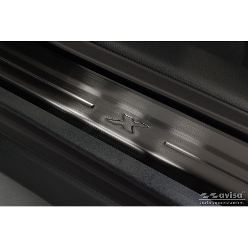 Seuils de portes inox noir sur mesure pour Toyota Aygo X 2022- 'Lines X' - 4-pièces