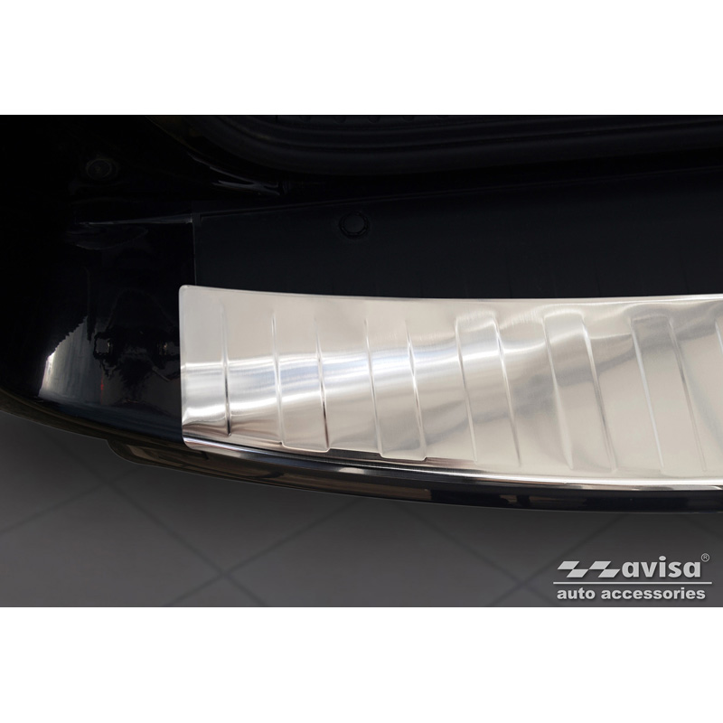 Protection de seuil arrière inox sur mesure pour Toyota RAV-4 FL 2008-2010 'Ribs' (Seulement avec roue de secours)