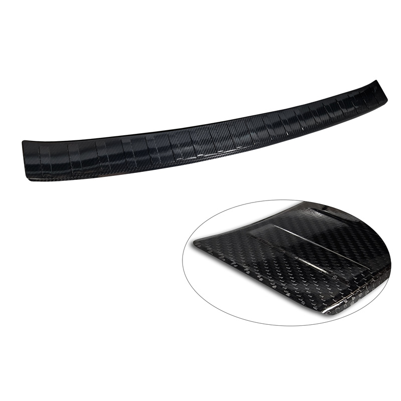 Protection de seuil arrière carboné 3D sur mesure pour Nissan X-Trail IV (T33) 2021- 'Ribs'