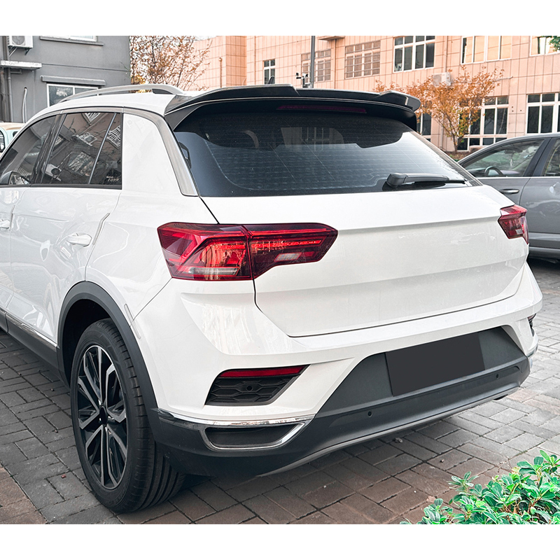 Becquet de toit sur mesure pour Volkswagen T-Roc (A11) 2017- (ABS Noir Luisant)