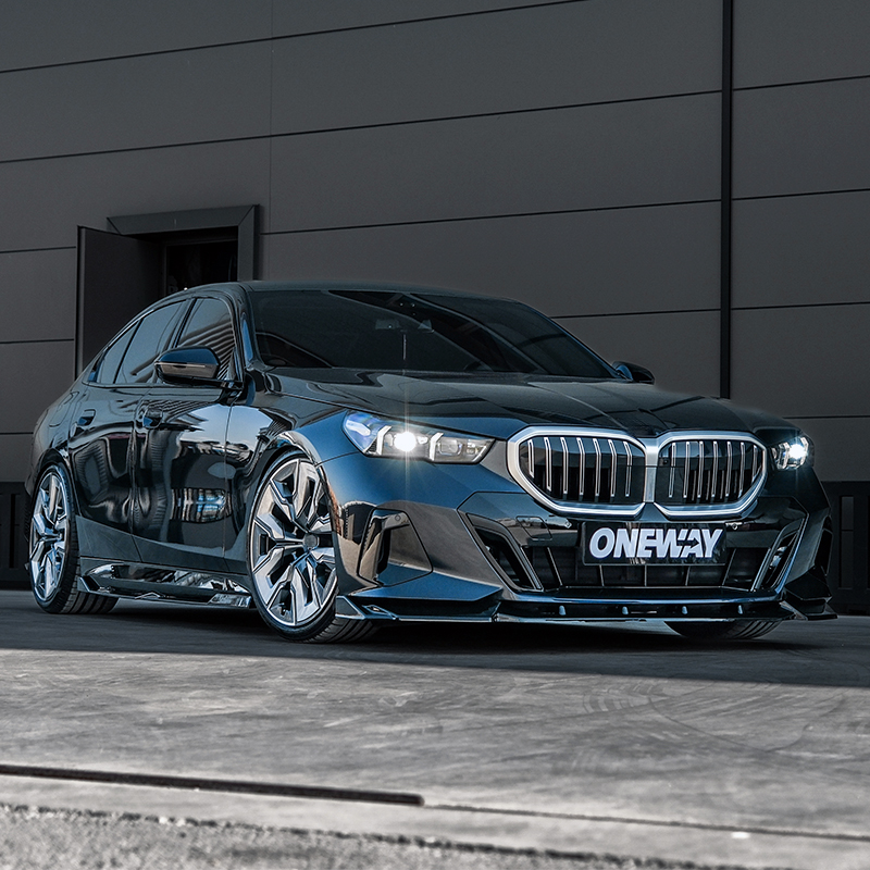 Oneway Spoiler avant sur mesure pour BMW Serie-5 G60/G61 Sedan/Touring M-Pack 2023- incl. i5 - Noir luisant