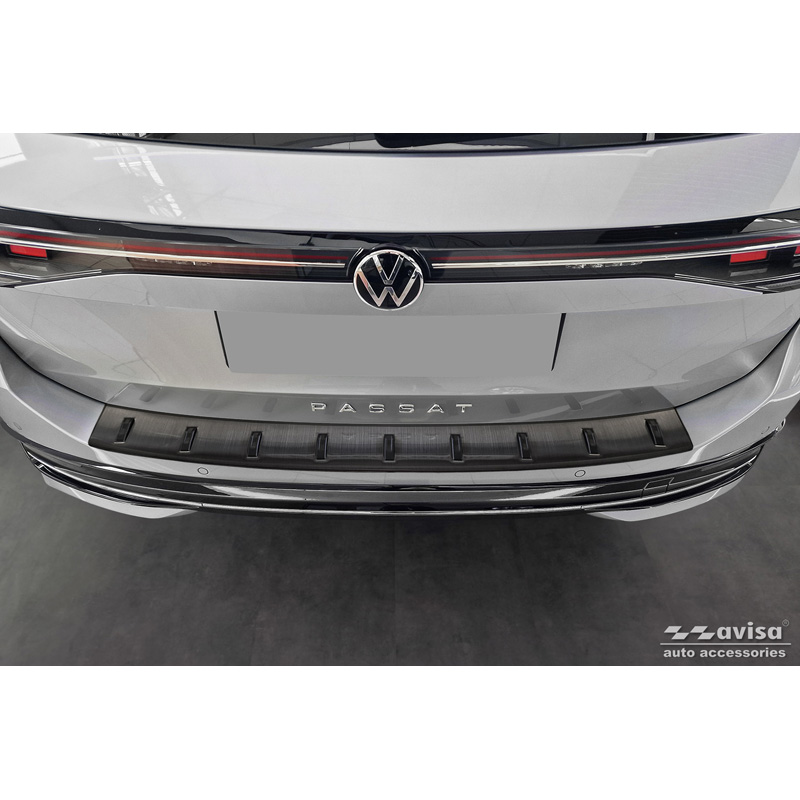 Protection de seuil arrière inox noir sur mesure pour Volkswagen Passat Variant (CJ5) incl. R-Line & Hybrid 2024- 'STRONG EDITION'
