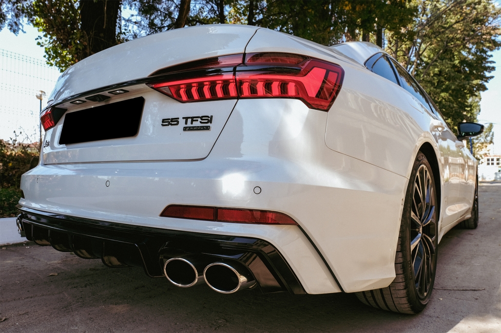 Diffusor Audi A6 S-Line C8 Zwart incl. sierstukken Zwart