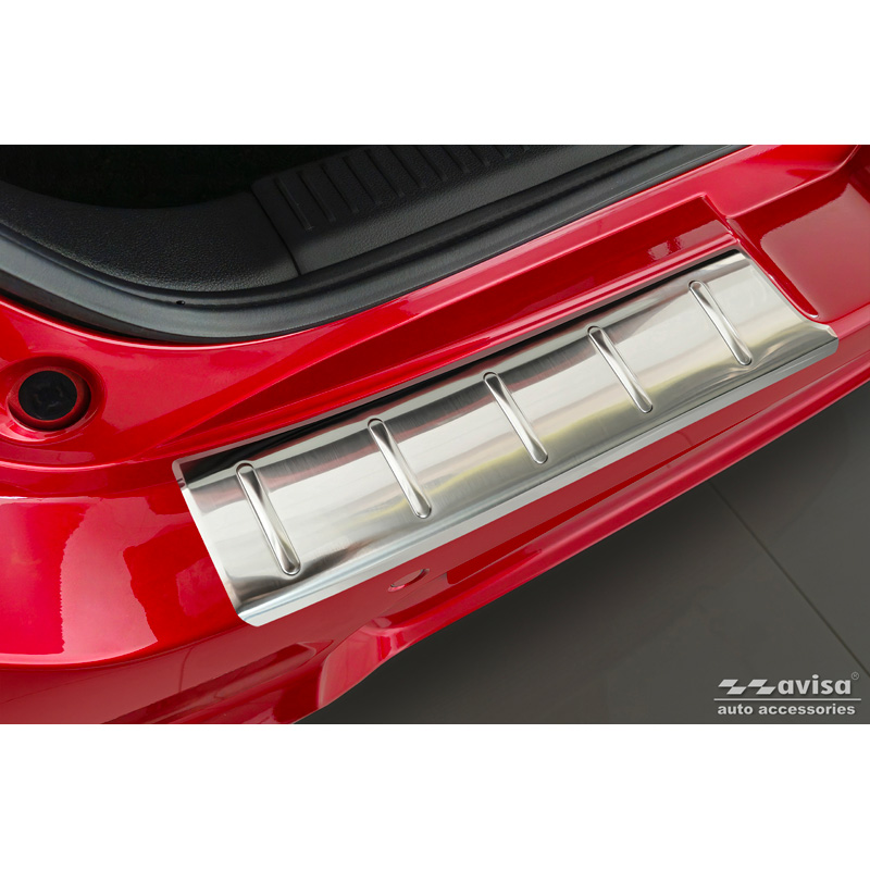 Protection de seuil arrière inox sur mesure pour Suzuki Swift VI 2024- 'Ribs'